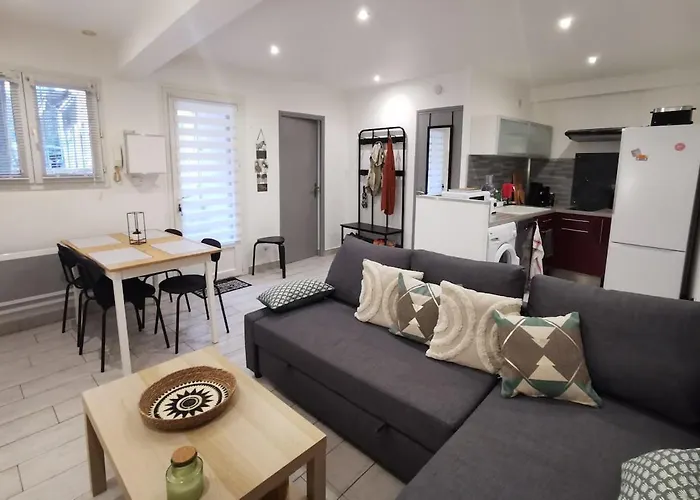 Cozy Deux Pieces, Terrasse, En Centre Apartamento